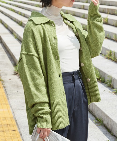 Chaco closet（チャコ クローゼット）の「襟付きボリュームスリーブロングリブオーバーサイズニットカーディガン（カーディガン/ボレロ・レディース・チャコール/イエロー/ネイビー/ライトグリーン/レッド/ピンク/アイボリー・FREE）」の21枚目の写真