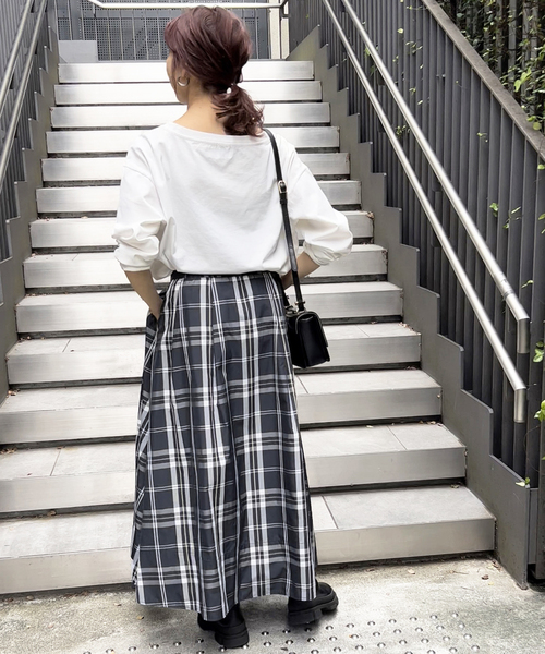 Spick & Span(スピックアンドスパン)の「コットンシルケットロゴロンT(Tシャツ/カットソー・レディース・ホワイト/モカ・FREE)」の7枚目の写真