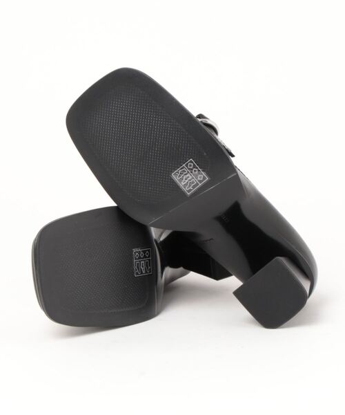 ◻️箱付き CHARLES&KEITH メタリックバックルペニーローファー◻️ CHARLES & KEITH メタリックバックル ペニーローファー （White