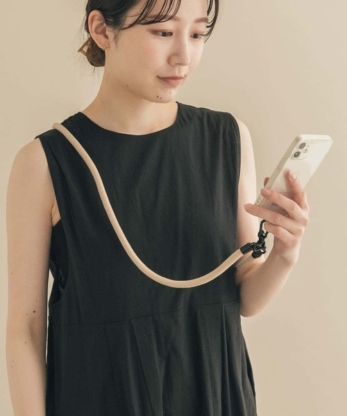 SMELLY（スメリー）の「ワイドスマホショルダー（スマホグッズ・レディース・ブラック/ベージュ/グレー・-）」の3枚目の写真