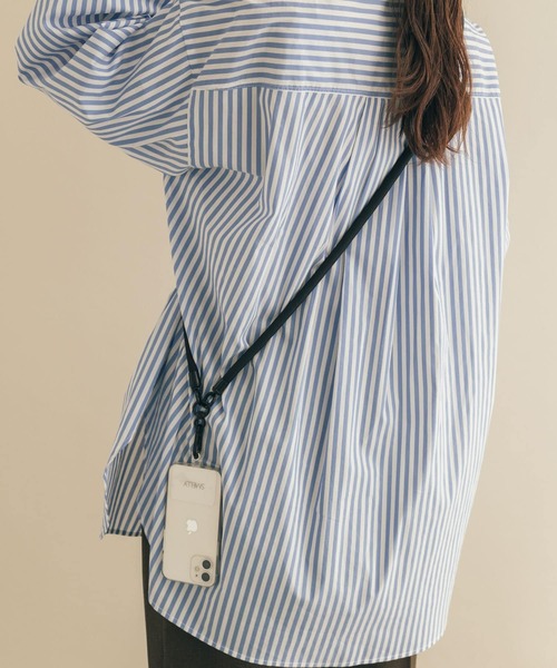 SMELLY（スメリー）の「ワイドスマホショルダー（スマホグッズ・レディース・ブラック/ベージュ/グレー・-）」の2枚目の写真