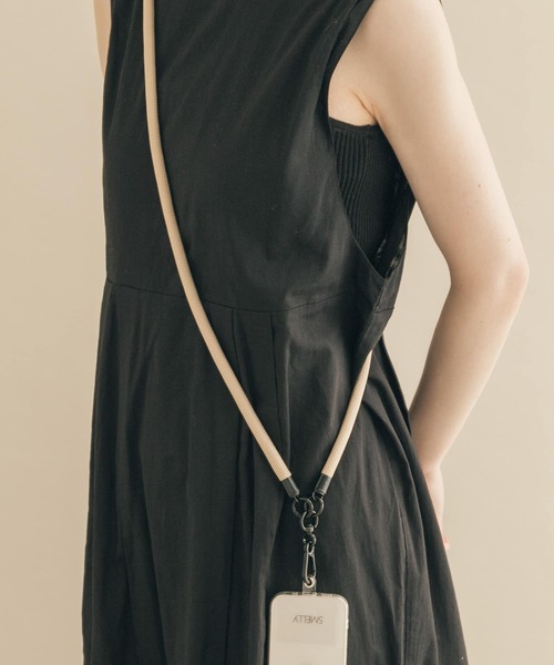 SMELLY（スメリー）の「ワイドスマホショルダー（スマホグッズ・レディース・ブラック/ベージュ/グレー・-）」の10枚目の写真