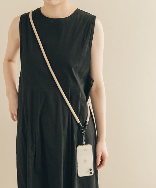 SMELLY（スメリー）の「ワイドスマホショルダー（スマホグッズ・レディース・ブラック/ベージュ/グレー・-）」の13枚目の写真