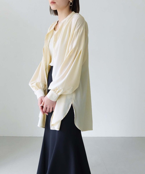 vingtrois（バントロア）の「【Vingtrois】ストライプタックボリュームブラウス（シャツ/ブラウス・レディース・イエロー/ネイビー/ピンク/オフホワイト/サックスブルー・M）」の4枚目の写真