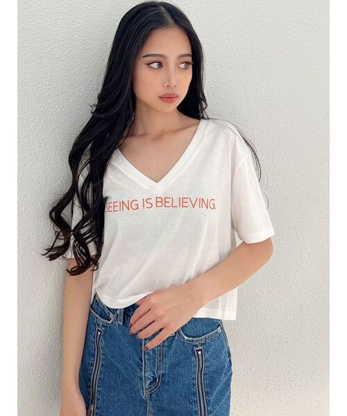 GYDA(ジェイダ)の「VネックLOGO LOOSE SHORT Tシャツ(Tシャツ/カットソー・レディース・ブラック/オフホワイト/イエロー・FREE)」の18枚目の写真