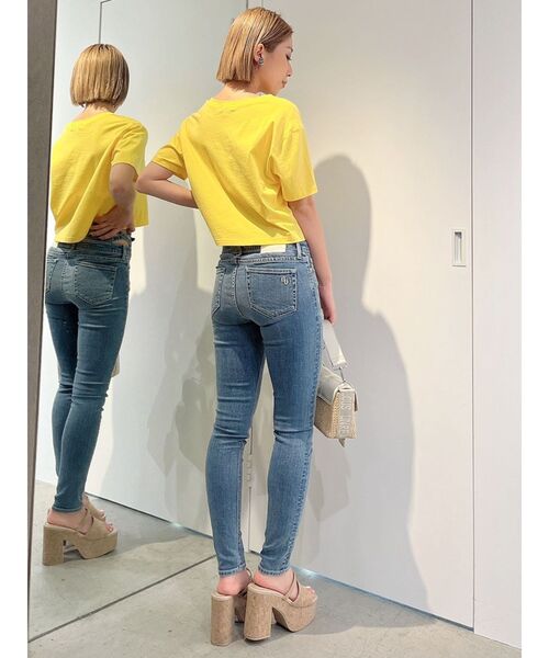 GYDA(ジェイダ)の「VネックLOGO LOOSE SHORT Tシャツ(Tシャツ/カットソー・レディース・ブラック/オフホワイト/イエロー・FREE)」の12枚目の写真