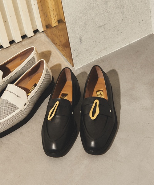 GRISE（グリーズ）の「GRISE レザーピンツキローファー（ローファー・レディース・ブラック系その他/アイボリー/ベージュ・23cm/22cm/22.5cm/25cm/23.5cm/24.5cm/24cm）」の3枚目の写真