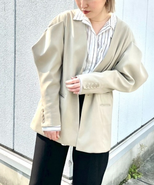led.tokyo（レッドトウキョウ）の「【led.tokyo】ショルダーコンシャスルーズノーカラージャケット（テーラードジャケット・レディース・ブラック/ベージュ・FREE）」の2枚目の写真
