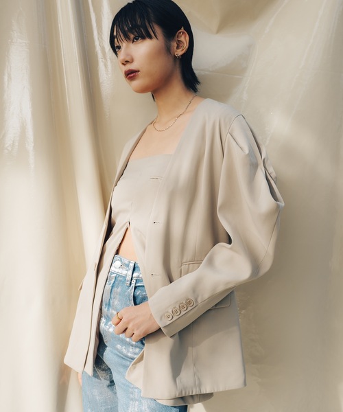led.tokyo（レッドトウキョウ）の「【led.tokyo】ショルダーコンシャスルーズノーカラージャケット（テーラードジャケット・レディース・ブラック/ベージュ・FREE）」の13枚目の写真