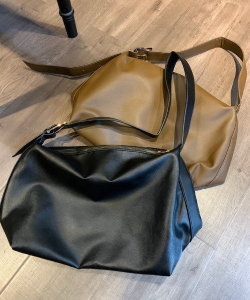 yuue' ( wear )(ユーイ)の「シンプル ショルダーバッグ(ショルダーバッグ・レディース・ブラック/ブラウン・FREE)」の21枚目の写真