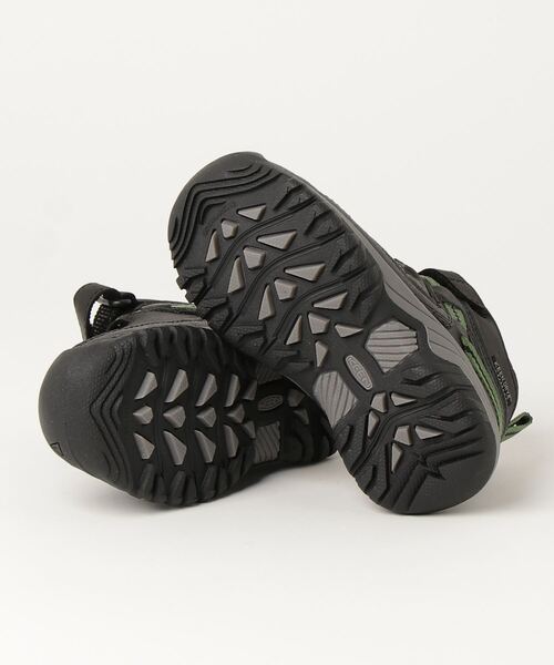 KEEN(キーン)の「TARGHEE MID WP / ターギー ミッド ウォータープルーフ / キッズ 登山靴 トレッキングシューズ(ブーツ・キッズ・ブラック・16cm/15cm/19.5cm/17cm/18cm/18.5cm)」の3枚目の写真