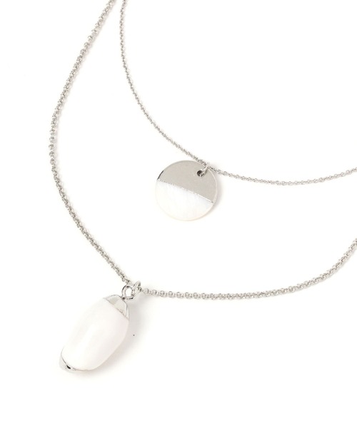 BAYFLOW（ベイフロー）の「シェル2連ネックレス（ネックレス・レディース・ライトグレー/イエロー・FREE）」の8枚目の写真