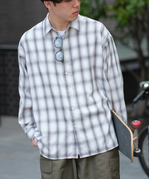 CIAOPANIC TYPY(チャオパニックティピー)の「オンブレチェックオーバーサイズレギュラーカラーシャツ(シャツ/ブラウス・メンズ・ホワイト/ブラック/イエロー/ブルー・M/L)」の2枚目の写真