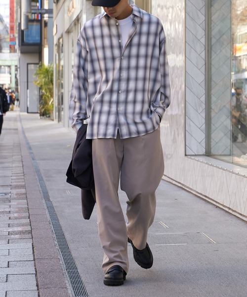 CIAOPANIC TYPY(チャオパニックティピー)の「オンブレチェックオーバーサイズレギュラーカラーシャツ(シャツ/ブラウス・メンズ・ホワイト/ブラック/イエロー/ブルー・M/L)」の9枚目の写真