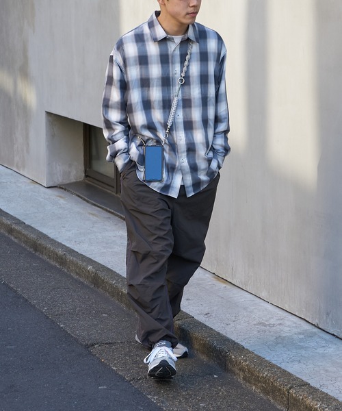 CIAOPANIC TYPY(チャオパニックティピー)の「オンブレチェックオーバーサイズレギュラーカラーシャツ(シャツ/ブラウス・メンズ・ホワイト/ブラック/イエロー/ブルー・M/L)」の20枚目の写真