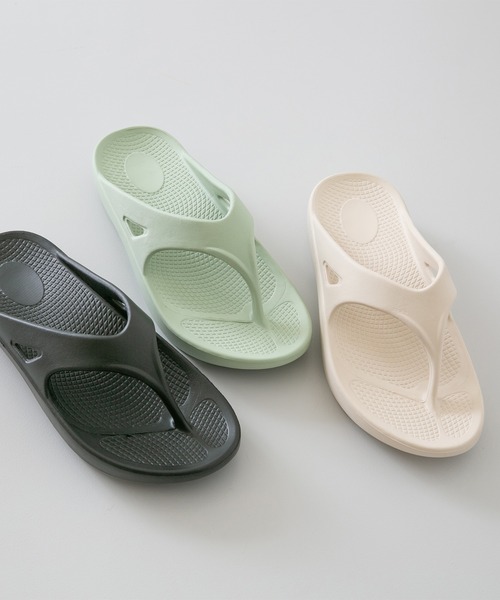 welleg（ウェレッグ）の「EVA トングサンダル（サンダル・レディース・アイボリー/ブラック/ライトグリーン/グレー・L/M）」の4枚目の写真