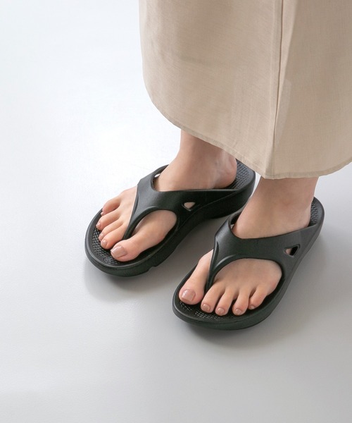 welleg（ウェレッグ）の「EVA トングサンダル（サンダル・レディース・アイボリー/ブラック/ライトグリーン/グレー・L/M）」の22枚目の写真