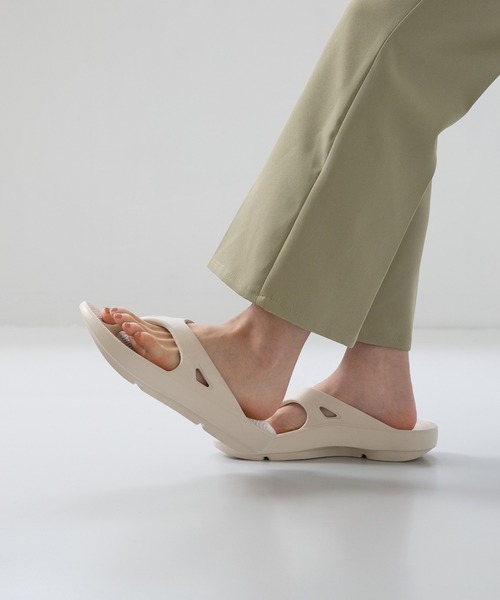 welleg（ウェレッグ）の「EVA トングサンダル（サンダル・レディース・アイボリー/ブラック/ライトグリーン/グレー・L/M）」の15枚目の写真