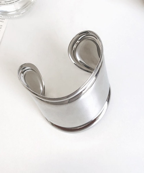 Coo+i（クーイ）の「ボリュームバングル（バングル/リストバンド・レディース・シルバー/ブラック/ゴールド・FREE）」の11枚目の写真