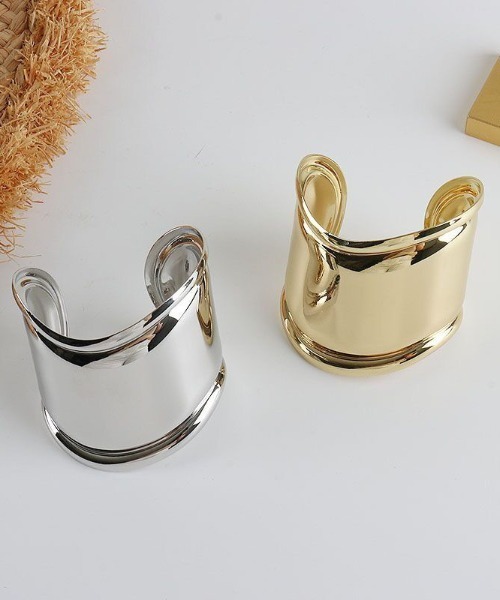 Coo+i（クーイ）の「ボリュームバングル（バングル/リストバンド・レディース・シルバー/ブラック/ゴールド・FREE）」の16枚目の写真