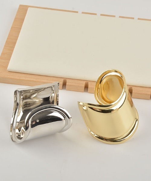 Coo+i（クーイ）の「ボリュームバングル（バングル/リストバンド・レディース・シルバー/ブラック/ゴールド・FREE）」の17枚目の写真