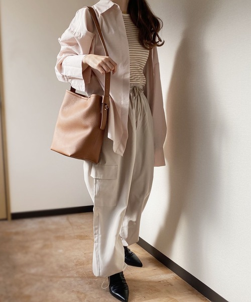 Reurie'(レウリィ)の「【ZOZO限定】ワンハンドルバケットショルダーバッグ / トートバッグ ワンショルダー ブラウン ブラック 大容量 大きめ(ショルダーバッグ・レディース・ブラウン/ブラック・FREE)」の21枚目の写真