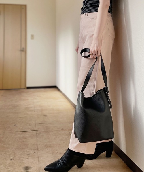 Reurie'(レウリィ)の「【ZOZO限定】ワンハンドルバケットショルダーバッグ / トートバッグ ワンショルダー ブラウン ブラック 大容量 大きめ(ショルダーバッグ・レディース・ブラウン/ブラック・FREE)」の13枚目の写真