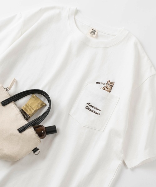 make a ray!（メイク ア レイ！）の「【POWER TO THE PEOPLE/パワー トゥザ ピープル】ビッグシルエット ヘビーウェイト 猫＆犬 ワンポイント刺繍 ポケット付き 半袖Tシャツ/ユニセックス（Tシャツ/カットソー・レディース・ブラック系その他/オフホワイト/ブラック/ミント/ホワイト/レモンイエロー・M/L）」の2枚目の写真