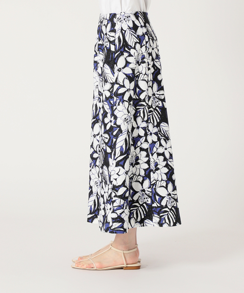 新品未使用⭐︎イエナ　フラワープリントヘムラインフレアスカート IENA（イエナ）の「《予約》フラワープリントフレアースカート