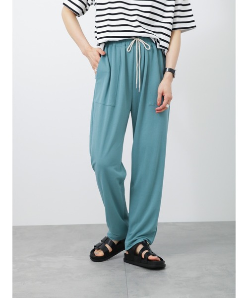 Samansa Mos2 blue（サマンサモスモスブルー）の「テーパードイージーパンツ（その他パンツ・レディース・チャコールグレー/ベージュ/グリーン/キナリ・ﾌﾘ-）」の4枚目の写真