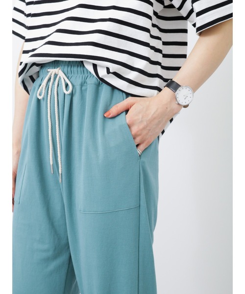 Samansa Mos2 blue（サマンサモスモスブルー）の「テーパードイージーパンツ（その他パンツ・レディース・チャコールグレー/ベージュ/グリーン/キナリ・ﾌﾘ-）」の21枚目の写真