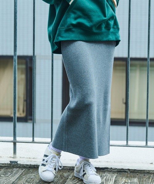 Auntie Rosa Holiday（アンティローザホリデー）の「リブニットナロースカート / サイズ展開あり（スカート・レディース・ミックスグレー/アイボリー/ブルー/オレンジ/ブラック/カーキ/チャコールグレー・MEDIUM/SMALL）」の4枚目の写真