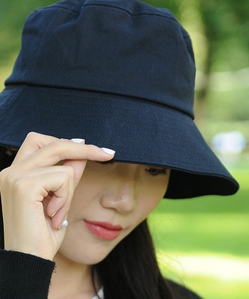 DAY CLOSET（デイ クローゼット）の「レディース ストラップ付バケットハット（ハット・レディース・ブラック/ホワイト/ベージュ/ネイビー/ブラウン・ONE SIZE）」の7枚目の写真
