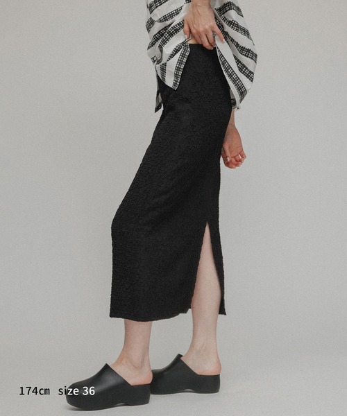 M TO R（ムウトアール）の「［SKIRT］MATELASSE JACQUARD SKIRT（スカート・レディース・ホワイト/ブラック・36/38）」の4枚目の写真