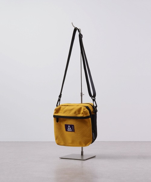 GERRY(ジェリー)の「GERRY はっ水加工 マルチ ショルダーバッグ スクエア ミニバッグ(ショルダーバッグ・メンズ・ブラック/マルチ/ブラウン/ピンク/ライトグリーン/ベージュ/チャコール/イエロー・FREE)」の6枚目の写真