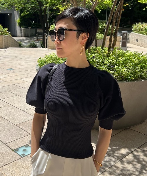 JENNE(ジェンヌ)の「日本製無縫製バルーンスリーブニット(ニット/セーター・レディース・ブラック/ホワイト/レッド/イエロー・SMALL/MEDIUM/LARGE)」の3枚目の写真