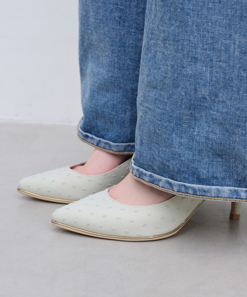 Launa lea（ラウナレア）の「【定番人気】[Launa lea rich]ゴールドラインパンプス(80001E)（パンプス・レディース・ゴールド/ピンク系その他/ブラック系その他/シルバー/ピンク/ライトブルー/ブルー系その他/ベビーピンク/グレイッシュブルー/グレー系その他/ピンク系その他2/ミント/ラベンダー・24.5㎝/24.0cm/23.5cm/23.0cm/22.5cm/22.0cm/25.5cm/25.0cm/21.5㎝/21.5cm/24.5cm）」の4枚目の写真