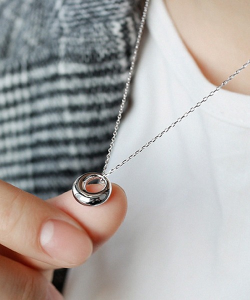 Starting Over（スターティングオーバー）の「シルバー925 ユニセックス デザインネックレス/レディース メンズ（ネックレス・メンズ・ゴールド系5/ゴールド系7/ゴールド系8/その他3/その他5/シルバー系その他3/シルバー系その他5/ゴールド系4/その他8/その他10/その他13/その他22/その他31/ゴールド系その他3/ゴールド系/その他/その他15/その他27/その他29/ゴールド系その他5/ゴールド系その他7/ゴールド系1/ゴールド系3/その他4/その他7/その他9/その他20/その他21/その他30/ゴールド系その他6/その他28/その他6/シルバー系7/シルバー/ゴールド系9/シルバー系8/その他16/シルバー系5/ゴールド系その他2/その他17/ゴールド系その他/その他11/その他33/シルバー系6/その他14/その他2/シルバー系その他4/ゴールド系6/ゴールド系2/シルバー系その他2/シルバー系その他/その他24/その他25/シルバー系2/シルバー系1/その他26/シルバー系4/その他32/ゴールド/その他23/その他18/シルバー系/シルバー系その他6/その他19/ゴールド系その他4/シルバー系3/その他12/シルバー系その他7・FREE）」の3枚目の写真