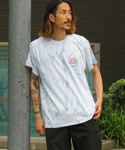 BROTHER MERLE(ブラザー マール)の「Betty 2.0 SPIDER-DYE S/S T-SHIRTS/BROTHER MERLE(ブラザーマール)半袖Tシャツ(Tシャツ/カットソー・メンズ・シルバーグレー/レッド・MEDIUM/LARGE/X-LARGE)」の4枚目の写真