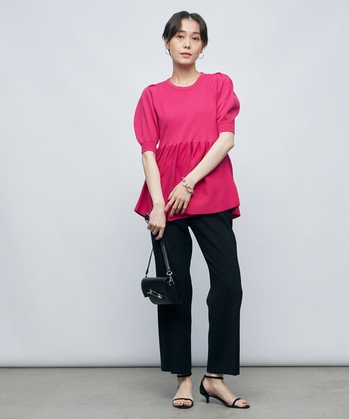 NOLLEY’S Sophi（ノーリーズソフィ）の「《手洗い可能》ポリ　ペプラムパフスリーブプルオーバーニット（ニット/セーター・レディース・ブラック/ピンク/オフホワイト・38）」の5枚目の写真