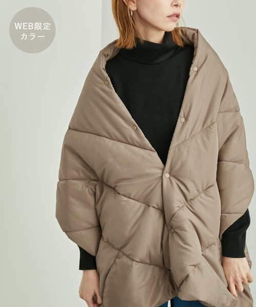 ROPE' PICNIC（ロペピクニック）の「【一部店舗限定カラー:ブラウン,パープル】リンクコーデ /蓄熱中わたキルティングストールポンチョ（ストール/ショール・レディース・ブラック/ブラウン系その他2/パープル系その他/ベージュ系その他・FREE）」の3枚目の写真