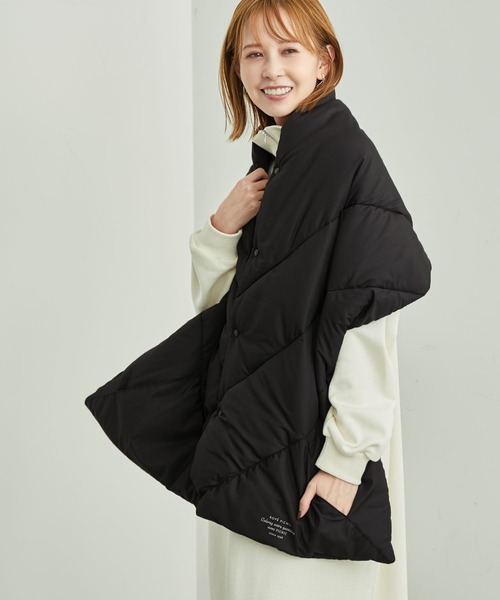 ROPE' PICNIC（ロペピクニック）の「【一部店舗限定カラー:ブラウン,パープル】リンクコーデ /蓄熱中わたキルティングストールポンチョ（ストール/ショール・レディース・ブラック/ブラウン系その他2/パープル系その他/ベージュ系その他・FREE）」の2枚目の写真