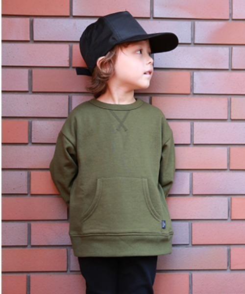 DILASH（ディラッシュ）の「WEB限定ポケット付きトレーナー（スウェット・キッズ・ワインレッド/ネイビー/ブラウン/カーキ/ブラック/レンガ/チャコール/グリーン/オレンジ/グレー・120/100/90/80/140/130/110）」の5枚目の写真