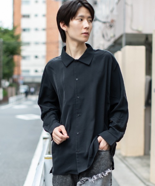En serio TOKYO（エンソリオトーキョー）の「ドルマンスリーブ トロミオーバーシャツ（シャツ/ブラウス・メンズ・ホワイト/チャコールグレー/ブラック・L/M）」の7枚目の写真