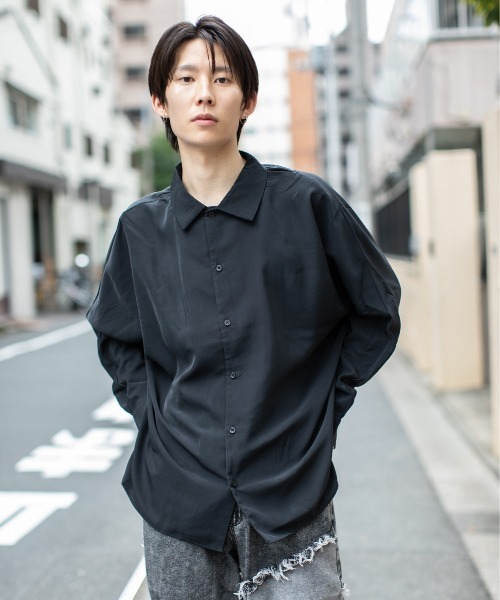 En serio TOKYO（エンソリオトーキョー）の「ドルマンスリーブ トロミオーバーシャツ（シャツ/ブラウス・メンズ・ホワイト/チャコールグレー/ブラック・L/M）」の8枚目の写真