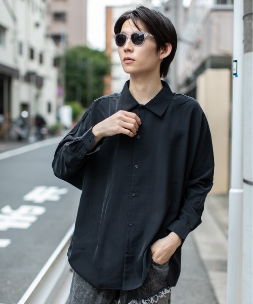 En serio TOKYO（エンソリオトーキョー）の「ドルマンスリーブ トロミオーバーシャツ（シャツ/ブラウス・メンズ・ホワイト/チャコールグレー/ブラック・L/M）」の12枚目の写真