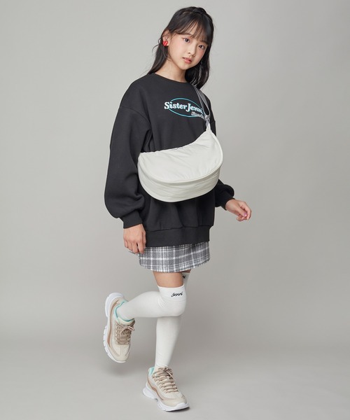 JENNI(ジェニィ)の「シンプルバナナショルダー(ショルダーバッグ・キッズ・サックスブルー/ブラック/アイボリー・F)」の4枚目の写真