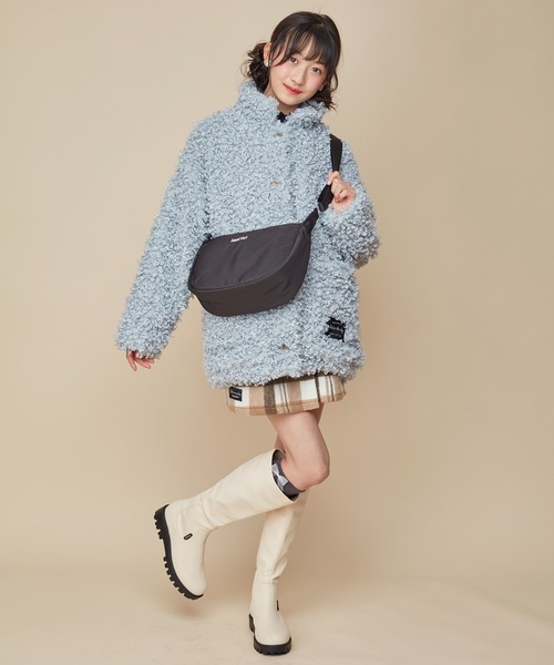 JENNI(ジェニィ)の「シンプルバナナショルダー(ショルダーバッグ・キッズ・サックスブルー/ブラック/アイボリー・F)」の6枚目の写真