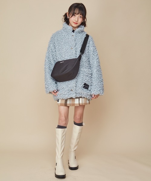 JENNI(ジェニィ)の「シンプルバナナショルダー(ショルダーバッグ・キッズ・サックスブルー/ブラック/アイボリー・F)」の7枚目の写真