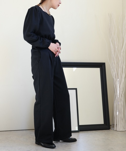 ULEULA(ウルア)の「パワショルスクエアトップス+タックワイドパンツ セットアップ(セットアップ・レディース・ホワイト/ブラック/グレー・FREE)」の20枚目の写真